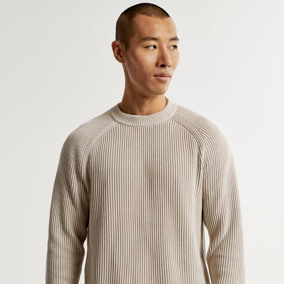 Good quality sweaters is an investment in both comfort and style. A well-chosen sweater not only provides warmth and coziness as temperatures drop but also stands the test of time