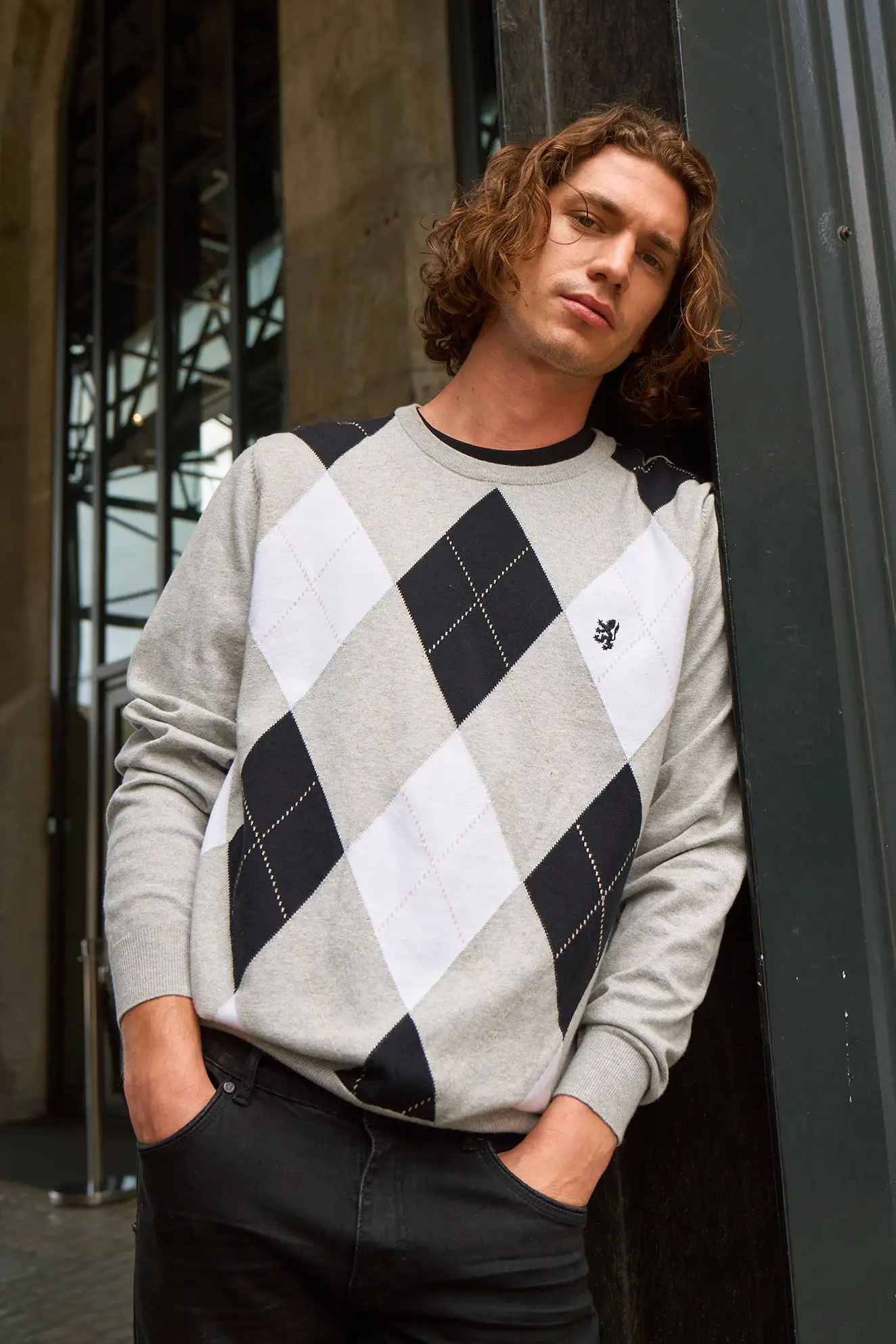 Argyle sweaters, diamond patterned sweaters are a classic yet stylish addition to any wardrobe. They offer a touch of sophistication and visual interest