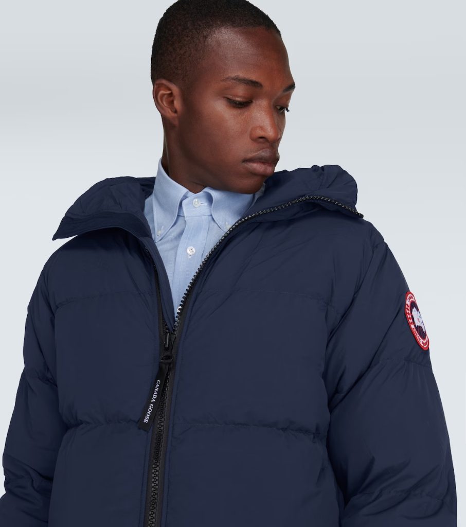 Men's goose down jacket is not only a practical outerwear piece for cold weather but also a stylish addition to any wardrobe.