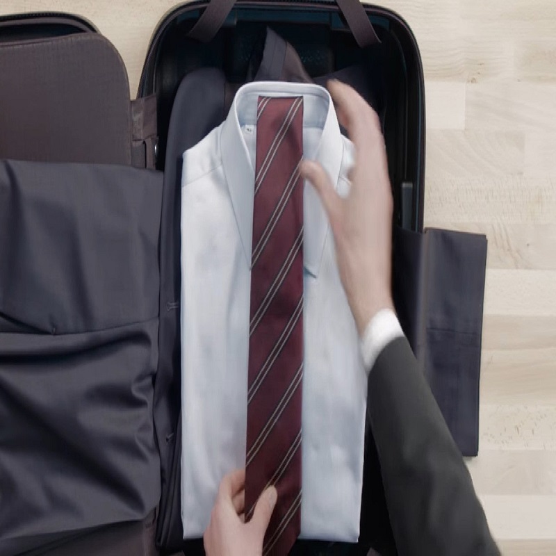 travel with suit men