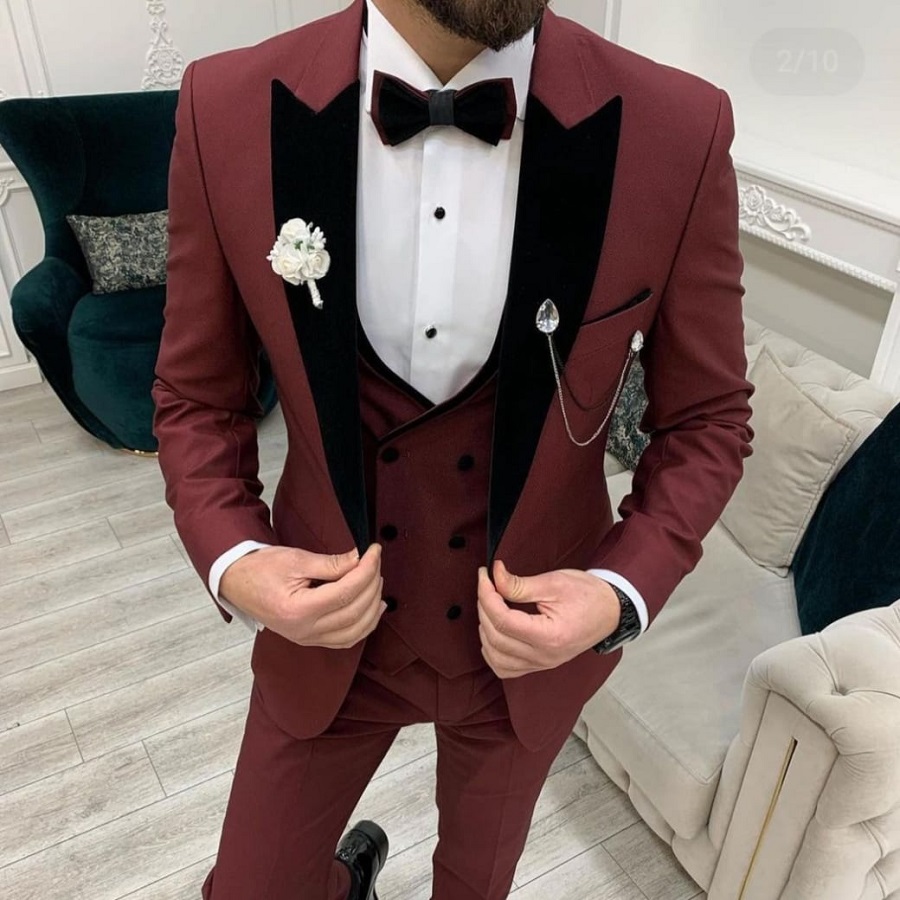 Tuxedo suit for men