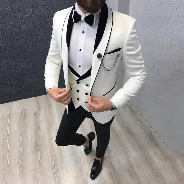 Tuxedo suit for men